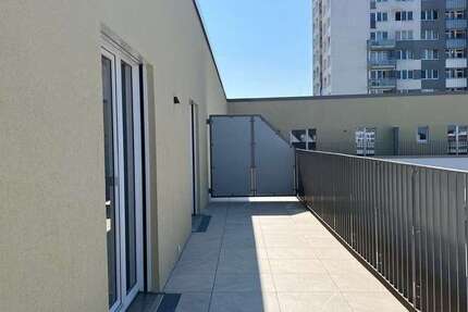 Wohnung zum Mieten in Berlin 1.597,49 € 93.97 m²