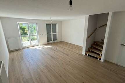Haus Liederbach am Taunus Oberliederbach - 4 Zimmer, 135 m&sup2;, 2.400&euro; | Angebot:27451498