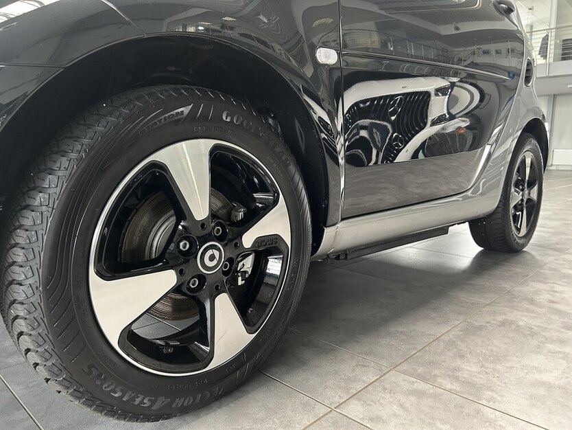 Smart ForTwo EQ CABRIO EXCLUSIVE-22KW-RÜCKFAHRKAMERA 13.660 km 18.199 € Groß-Umstadt 64823