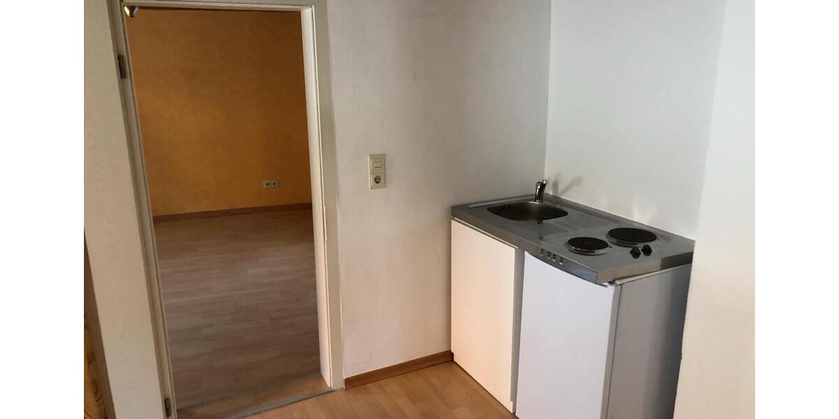 2 Zimmer in 3er WG zu vermieten, Wohnung zentral in Groß-Gefau 2 zimmer