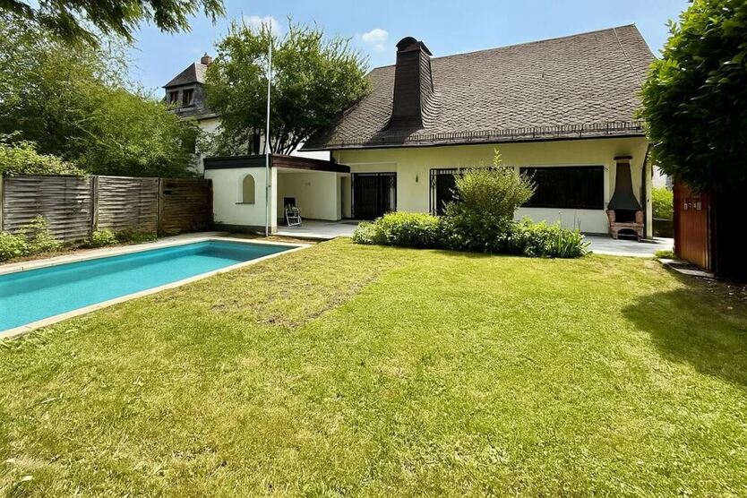Repräsentativ und top gepflegt: Exclusive kleine Villa in Offenbach-Buchrain! 8 zimmer