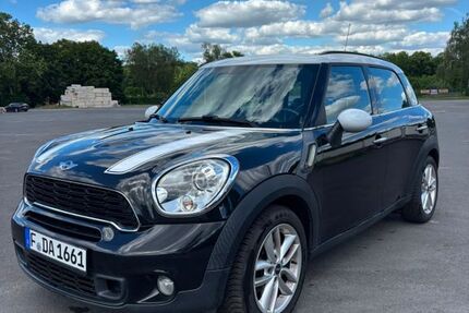 Mini Countryman S (Cooper) 124.000 km 10.000 &euro; Frankfurt am Main 60311