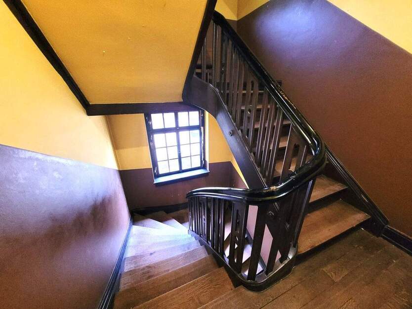 frisch renoviert, große helle Wohnung in Mainzer Altbau 4 zimmer