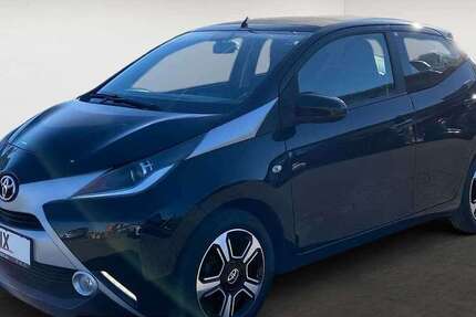 Toyota Aygo 76.700 km 10.700 &euro; Offenbach 63071