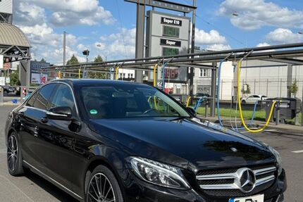 Mercedes-Benz C 250 167.000 km 17.990 € Frankfurt am Main 60599