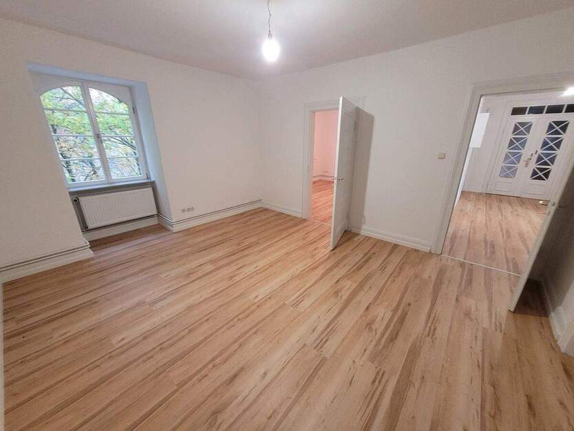 frisch renoviert, große helle Wohnung in Mainzer Altbau 4 zimmer