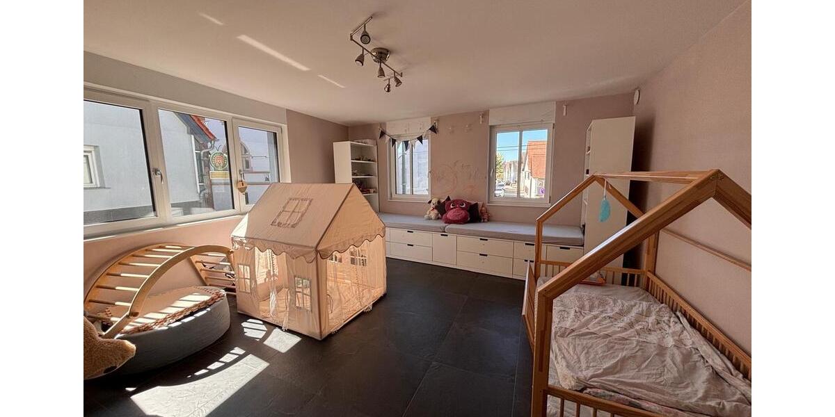 Etagenwohnung Darmstadt Eberstadt - 4.5 Zimmer, 123 m&sup2;, 1.980&euro; | Angebot:26458595
