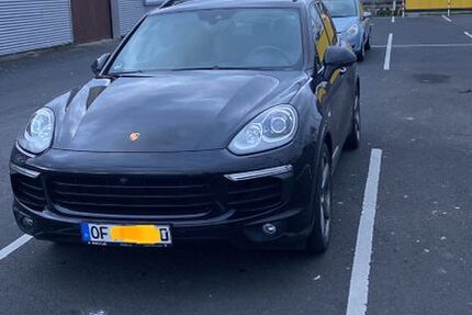 Porsche Cayenne 270.000 km 26.900 &euro; Offenbach 63071