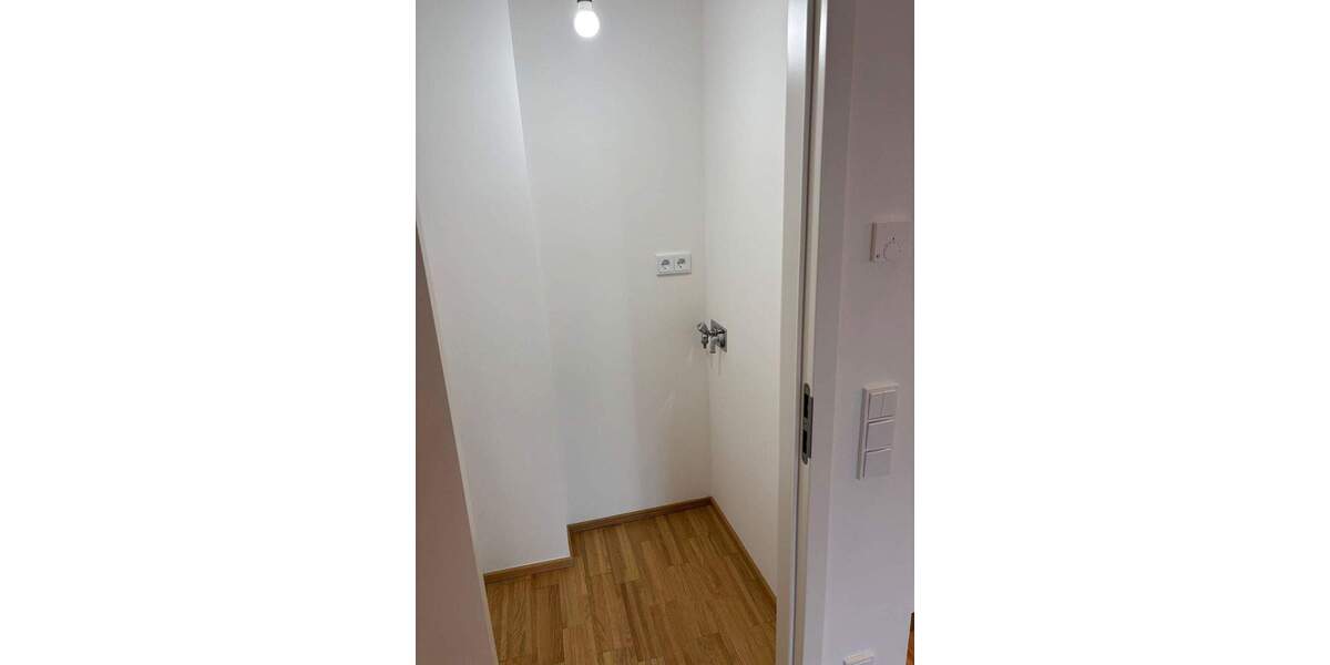 Etagenwohnung Offenbach am Main Hafen - 2 Zimmer, 71 m&sup2;, 1.335&euro; | Angebot:24286067