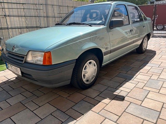 Opel Kadett 81.000 km 4.350 &euro; Egelsbach 63329