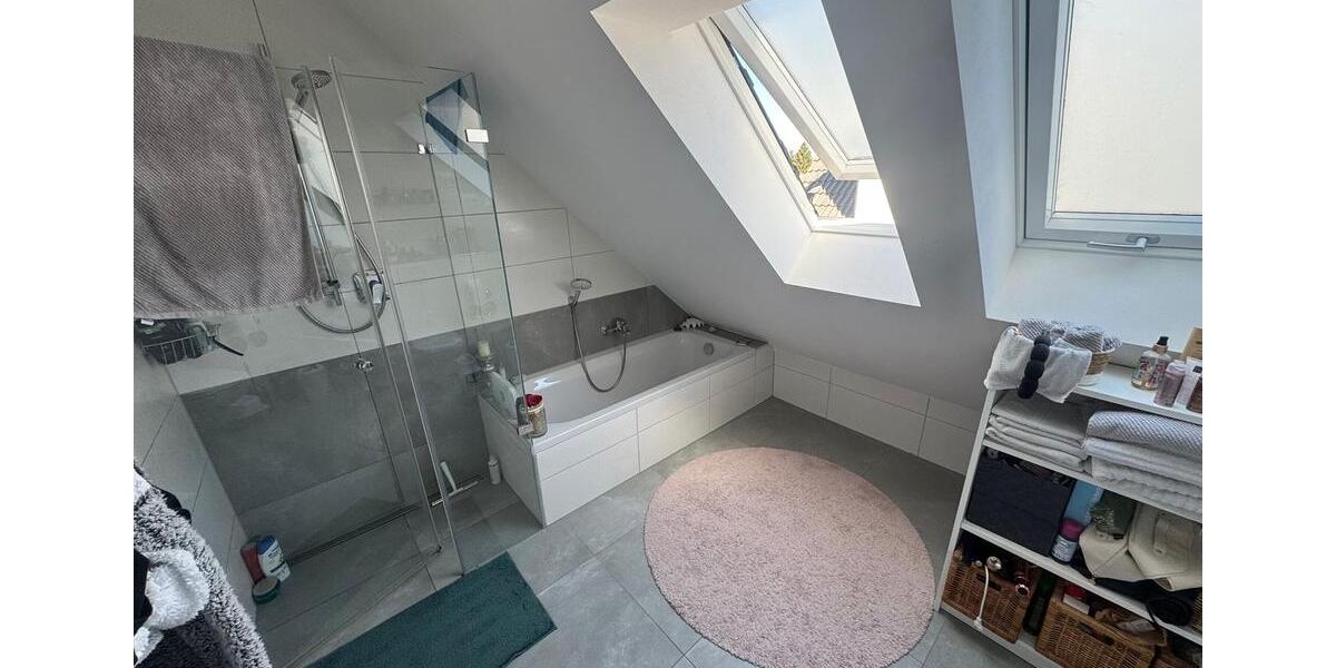 Dachgeschoßwohnung Griesheim - 3 Zimmer, 89 m&sup2;, 1.350&euro; | Angebot:26395162