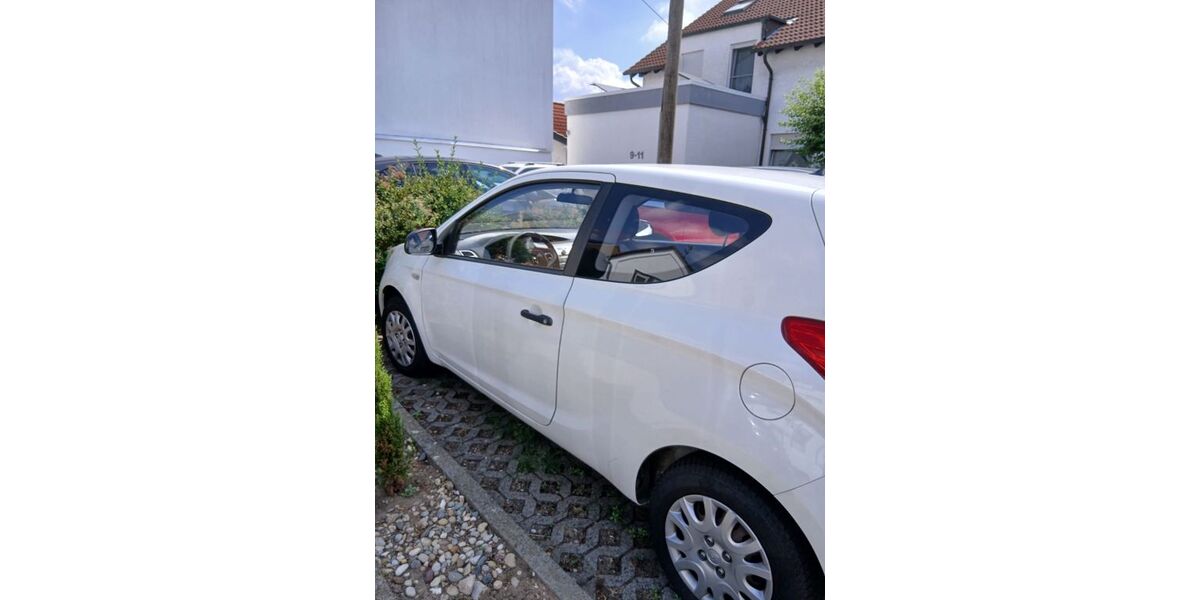 Hyundai i20 124.020 km 2.500 &euro; Hattersheim am Main 65795