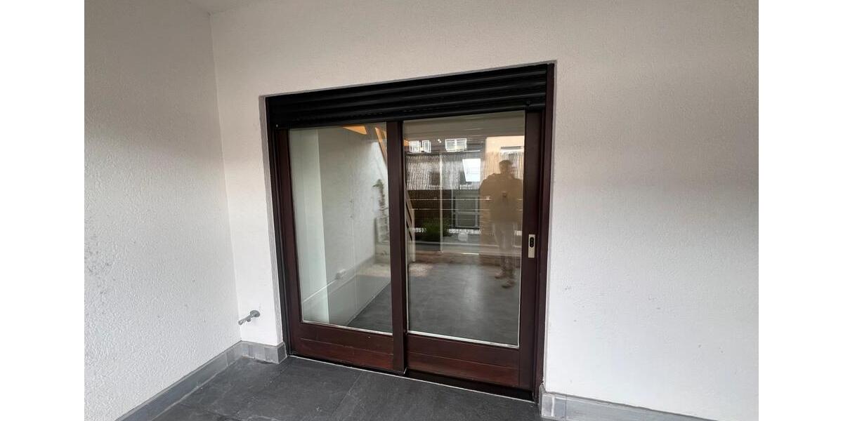 Dachgeschoßwohnung Offenbach am Main Hafen - 2.5 Zimmer, 82 m&sup2;, 320.000&euro; | Angebot:26727373