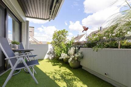 Helle 2,5-Zimmer-Wohnung mit zwei Balkonen in der Nähe des Henninger Turms 2 zimmer