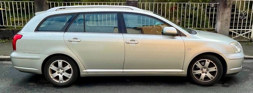 Toyota Avensis 308.900 km 1.000 &euro; Frankfurt am Main 60385