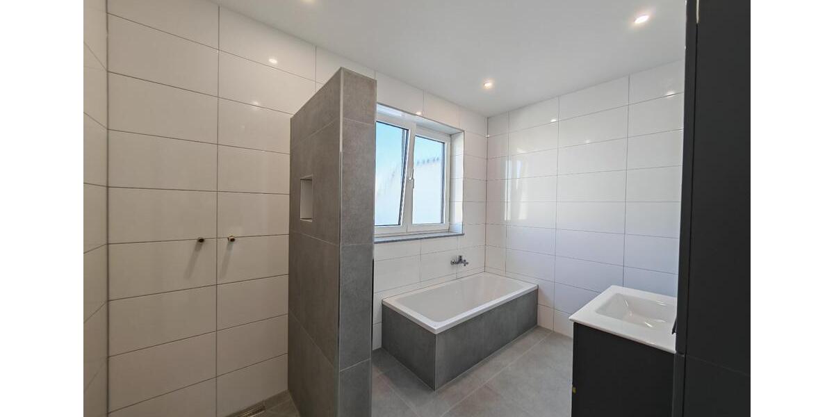 Doppelhaushälfte Hochheim am Main - 13 Zimmer, 220 m&sup2;, 1.149.000&euro; | Angebot:26415385