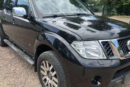 Nissan Navara 299.900 km 8.800 &euro; Frankfurt am Main 60486