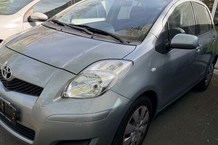 Toyota Yaris 74.900 km 6.888 &euro; NEU ISENBURG 63263