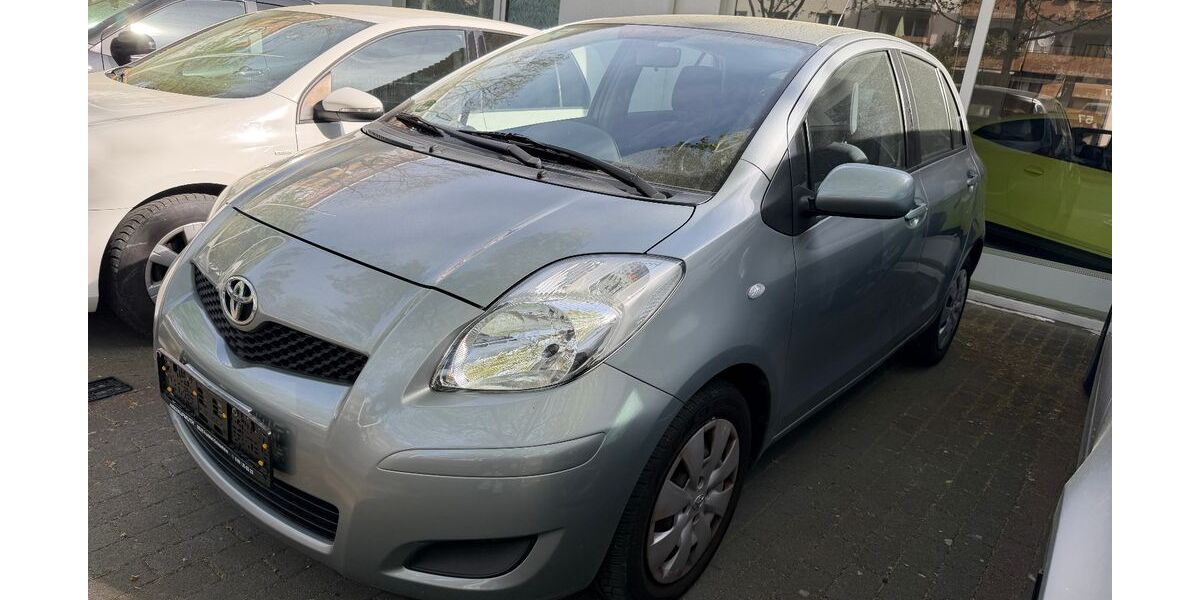 Toyota Yaris 74.900 km 6.888 &euro; NEU ISENBURG 63263