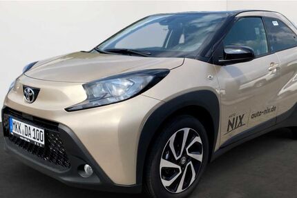 Toyota Aygo (X) 2.600 km 15.850 € Darmstadt 64293