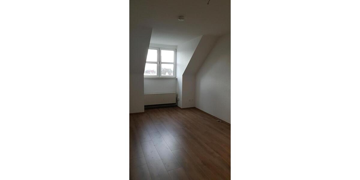Dachgeschoßwohnung Frankfurt am Main Niederrad - 2 Zimmer, 80 m&sup2;, 1.190&euro; | Angebot:26283677