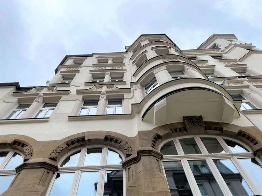 Wohnen an der Karli! Traumhafte Maisonette-Wohnung mit Blick über die Stadt