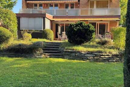 Ein- bis Zweifamilienhaus auf Erbpachtgrundstück in gefragter Lage mit schönem Garten 8 zimmer