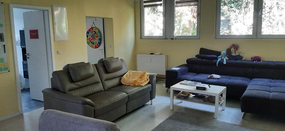 Im Jahr 2024 Modernisiertessaniert 5-Zimmer-EFH in Frankfurt am