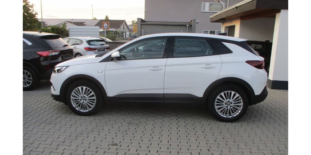Opel Grandland (X) 142.662 km 9.999 &euro; Babenhausen 64832