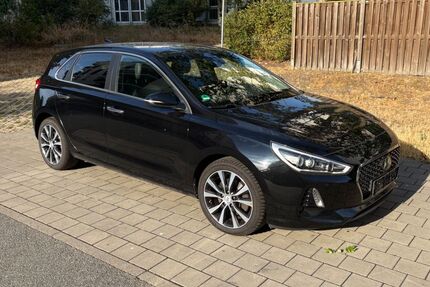 Hyundai i30 83.500 km 11.500 &euro; Frankfurt 60528