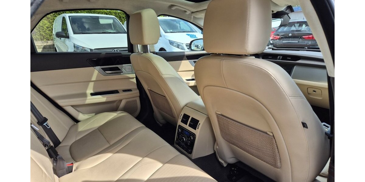 Jaguar XF Prestige Leder, GSHD, Navigation, Rückfahrkamer 104.922 km 21.690 &euro; Rodgau 63110