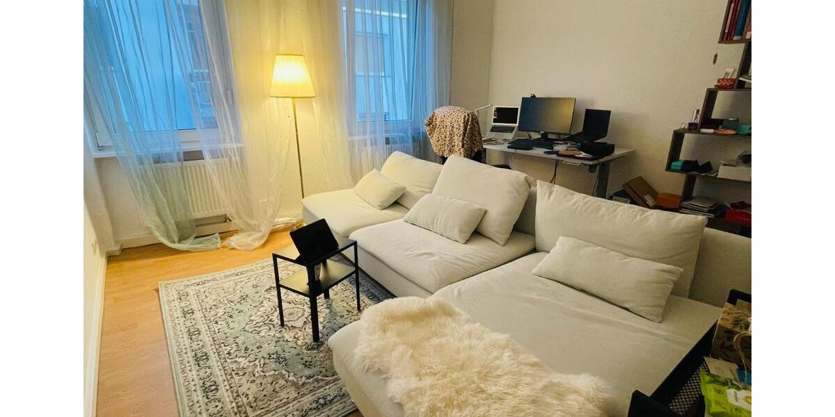 2ZW WOHNUNG BAD KÜCHE ZENTRALE LAGE NIEDERRAD NÄHE UNI KLINIK ROSSMANN PENNY REWE EIFLER S-BAHN LYONERSTR ÖVNP SCHWANHEIMERHEIMERSTR 52 2 zimmer