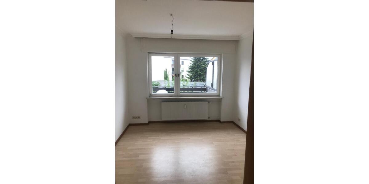 Etagenwohnung Offenbach am Main Bieber - 4 Zimmer, 100 m&sup2;, 1.375&euro; | Angebot:24838326