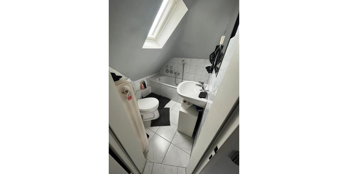 Dachgeschoßwohnung Offenbach am Main Bieber - 4 Zimmer, 80 m&sup2;, 950&euro; | Angebot:25590696