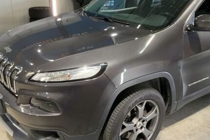 Jeep Cherokee 176.000 km 12.999 &euro; Biebesheim 64584
