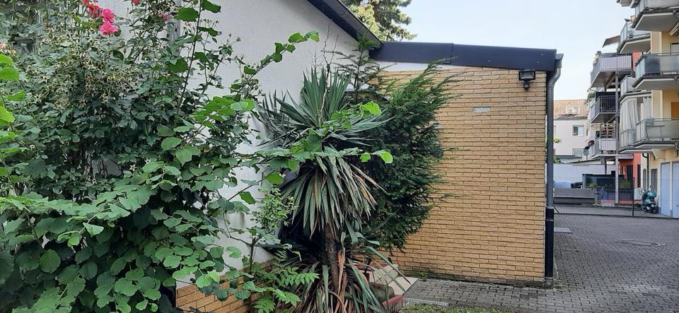 Im Jahr 2024 Modernisiertessaniert 5-Zimmer-EFH in Frankfurt am