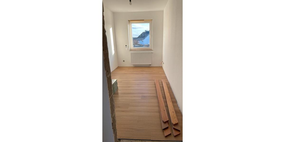 DHH in Hofheim-Wallau ab 01.04.2026 zu vermieten! 5 zimmer