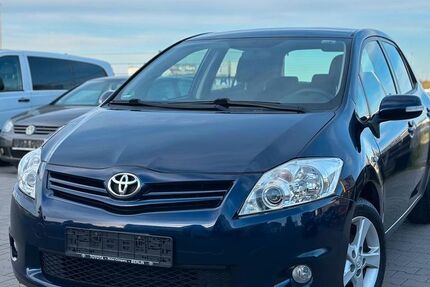 Toyota Auris 124.000 km 7.499 &euro; Dietzenbach 63128