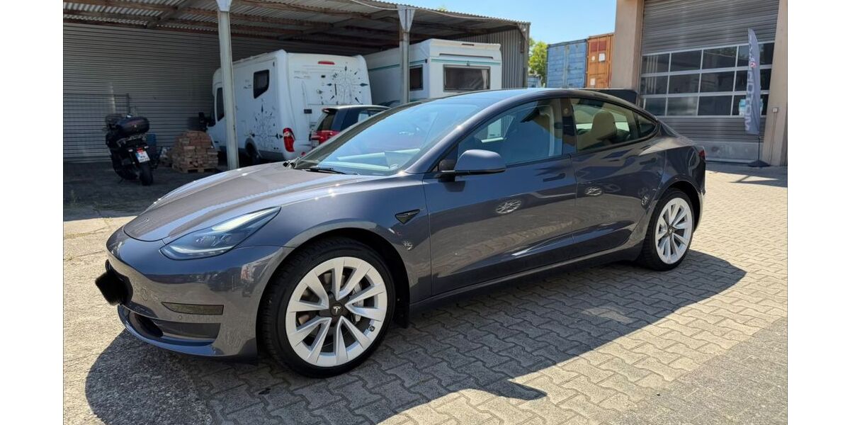 Tesla Model 3 65.000 km 23.990 &euro; Frankfurt am Main 65933