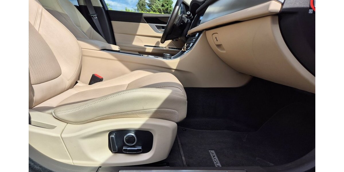 Jaguar XF Prestige Leder, GSHD, Navigation, Rückfahrkamer 104.922 km 21.690 &euro; Rodgau 63110