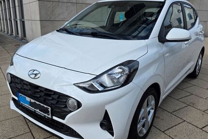 Hyundai i10 61.308 km 10.400 &euro; Mörfelden-Walldorf 64546