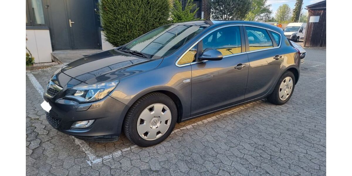 Opel Astra 140.000 km 2.800 &euro; Frankfurt 60316