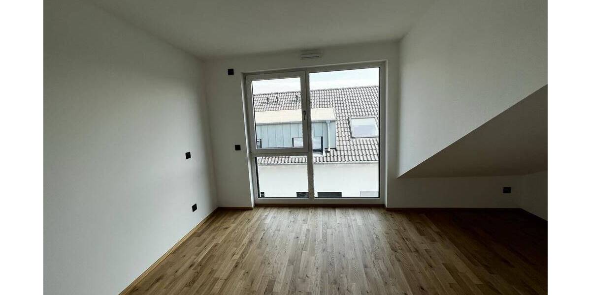 Doppelhaushälfte Mainz Weisenau - 6 Zimmer, 159 m&sup2;, 2.500&euro; | Angebot:23587981