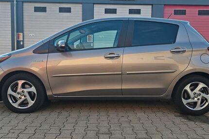 Toyota Yaris 60.873 km 11.999 &euro; Offenbach am Main 63073