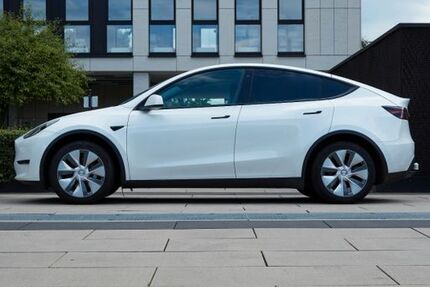 Tesla Model Y 101.400 km 32.499 &euro; Neu-Isenburg 63260