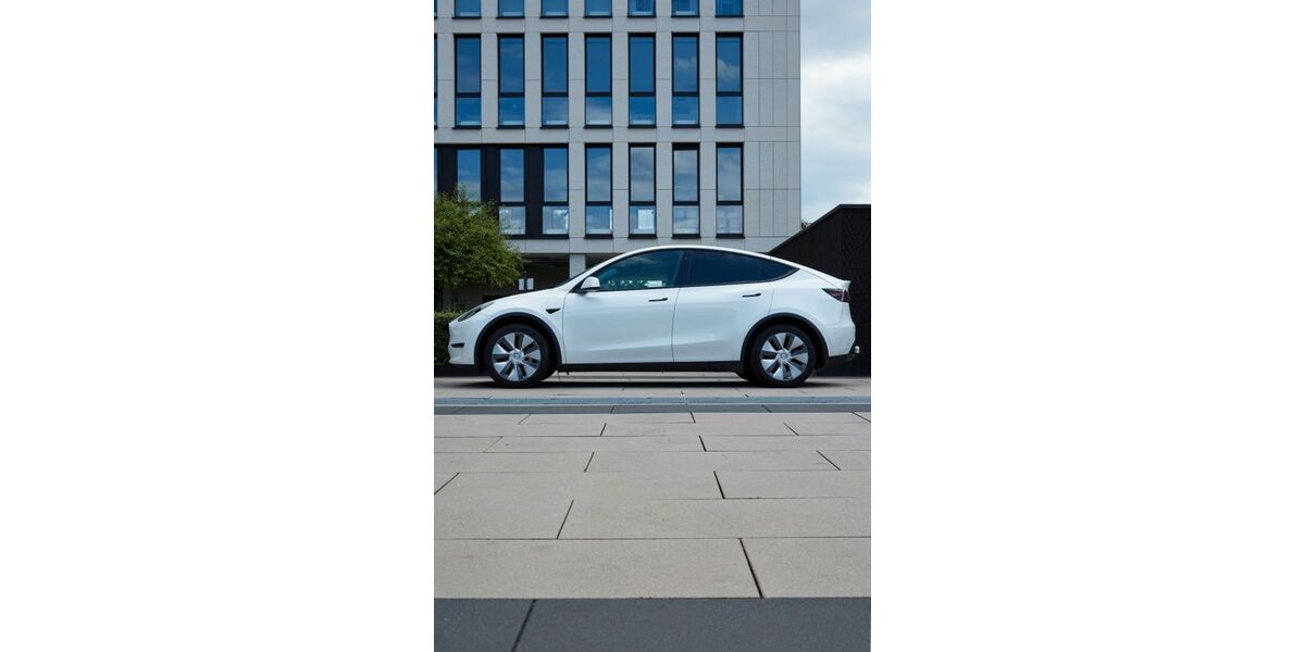 Tesla Model Y 101.400 km 32.499 &euro; Neu-Isenburg 63260