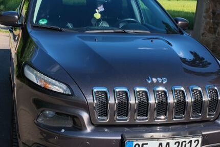 Jeep Cherokee 127.000 km 14.300 &euro; Rodgau 63110