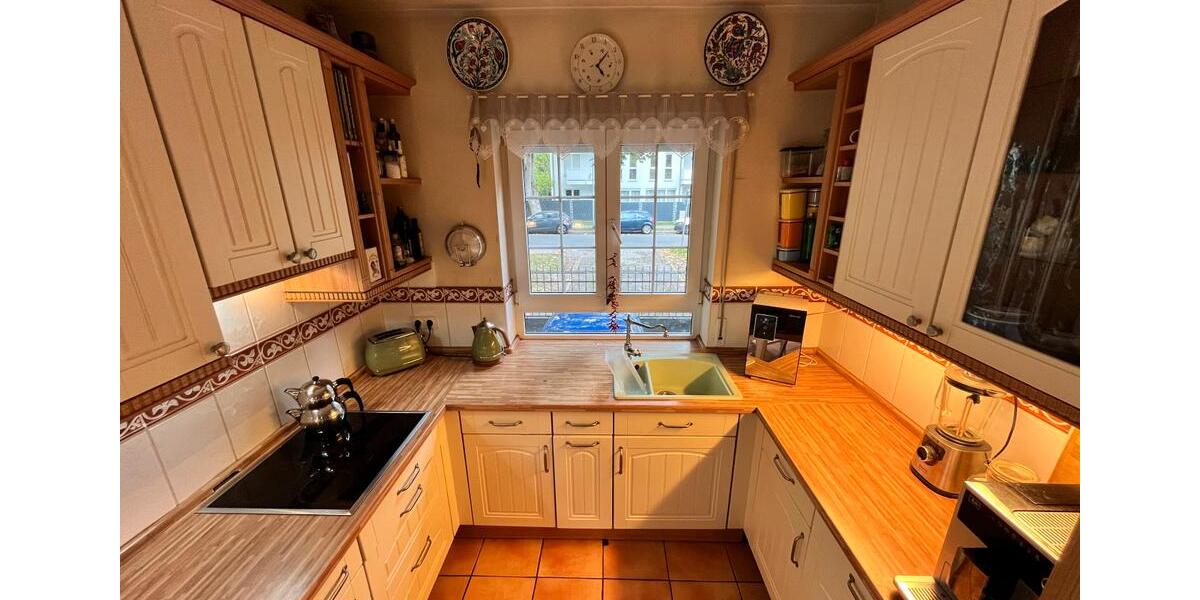 Provisionsfrei!! Charmantes Einfamilienhaus auf großzügigem Eckgr 8 zimmer