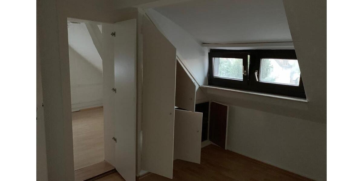 Dachgeschoßwohnung Frankfurt am Main Innenstadt 3 - 2 Zimmer, 40 m&sup2;, 450&euro; | Angebot:26425624
