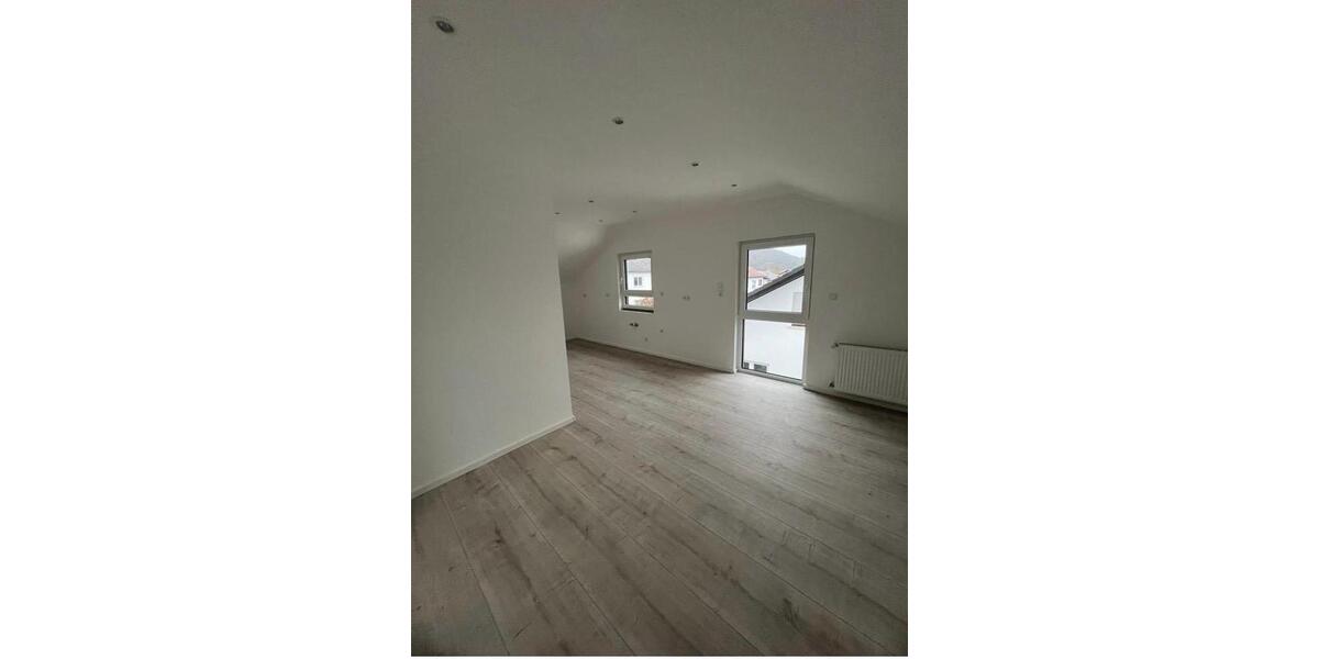 Dachgeschoßwohnung Breuberg - 3 Zimmer, 95 m&sup2;, 800&euro; | Angebot:26512796